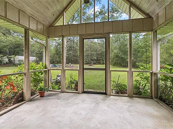 4th image of 23505 Harris Ct