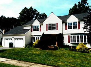 11 Churchill Rd, Edison, NJ 08820