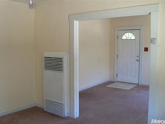 5th image of 134 Redwood Ave