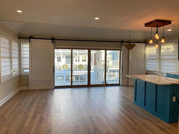 2nd image of 43 Florida St