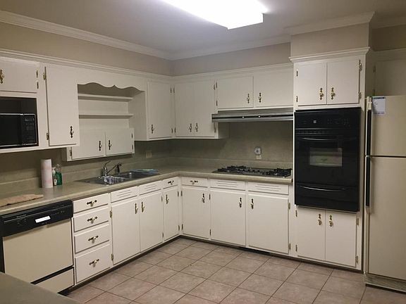 4th image of 111 W 18th St