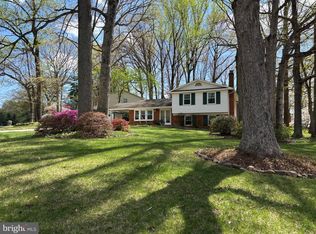 8717 Higdon Dr, Vienna, VA