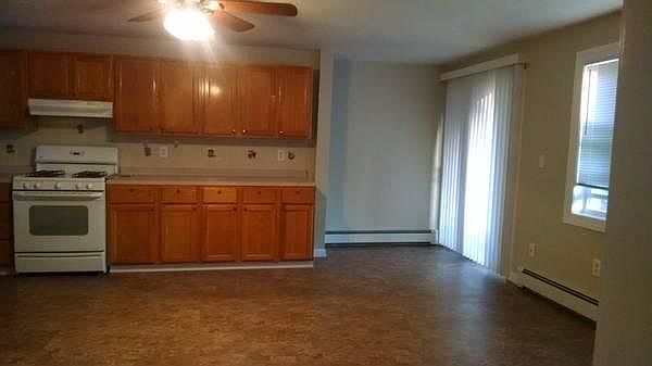 2nd image of 54 Newbury St #2