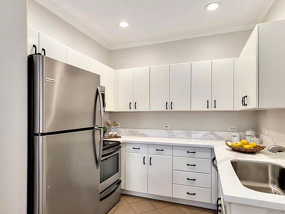 3rd image of 1642 7th Ave Unit 319