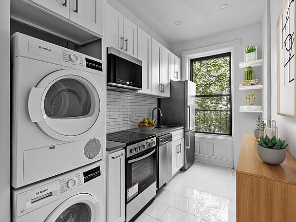 4th image of 437 Jefferson Ave APT 2A