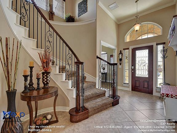 3rd image of 249 Orchard Hill Trl