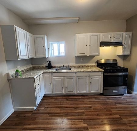 5th image of 230 Pine St