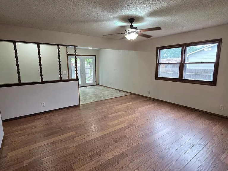 3009 S Gordon Ave — Photo 10