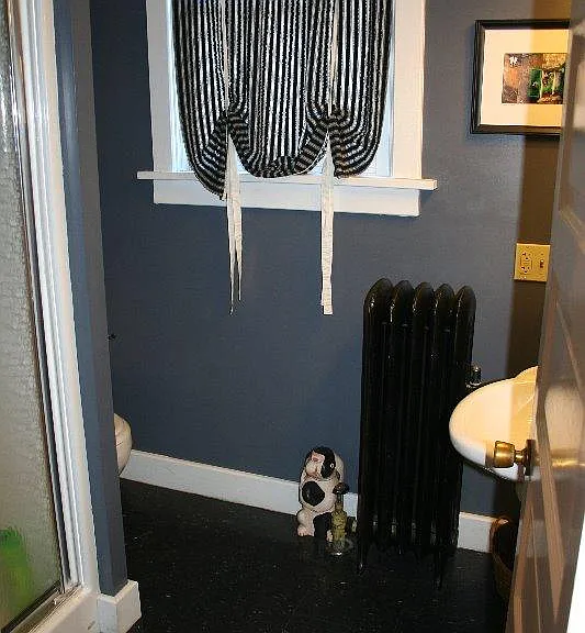 1st floor 3/4 bath w/shower