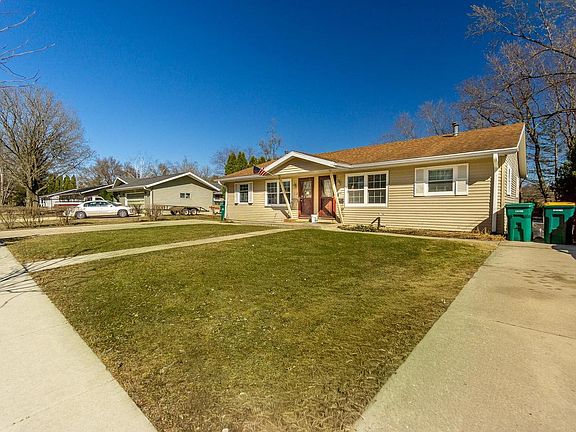 3rd image of 815-817 Sweeney Road