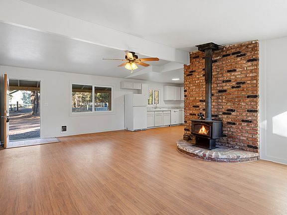 4th image of 52856 Meadow Ln