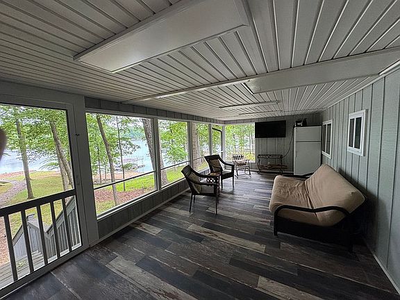 5th image of 6175 Cardinal Dr
