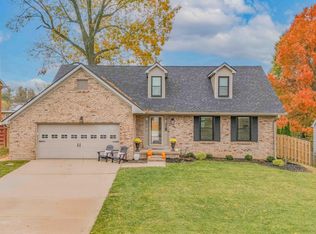 3374 Snaffle Rd, Lexington, KY 40513