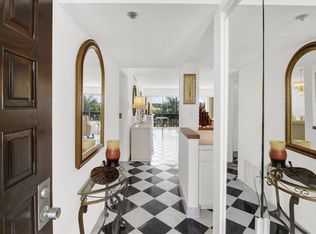 3000 Presidential Way APT 406, West Palm Beach, FL 33401