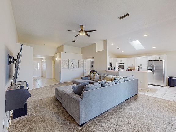 4th image of 10427 Chaparro Dr NW