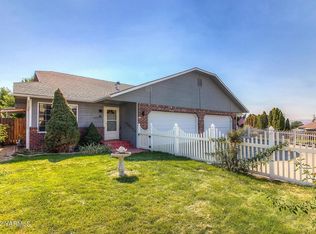 4234A Nola Loop Rd, Yakima, WA 98901