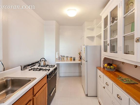3rd image of 116 Pinehurst Ave APT J45