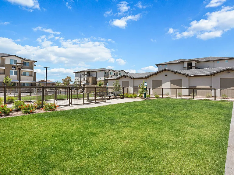 Broadstone Ascend — Photo 54