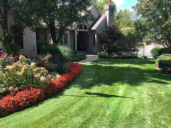 2nd image of 5241 Parliament Pl