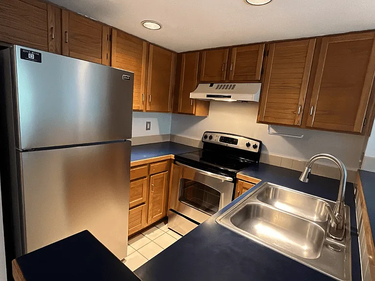 935 Broadway St. #203 — Photo 2