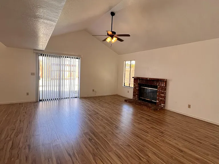 479 E Alluvial Ave #103 — Photo 4