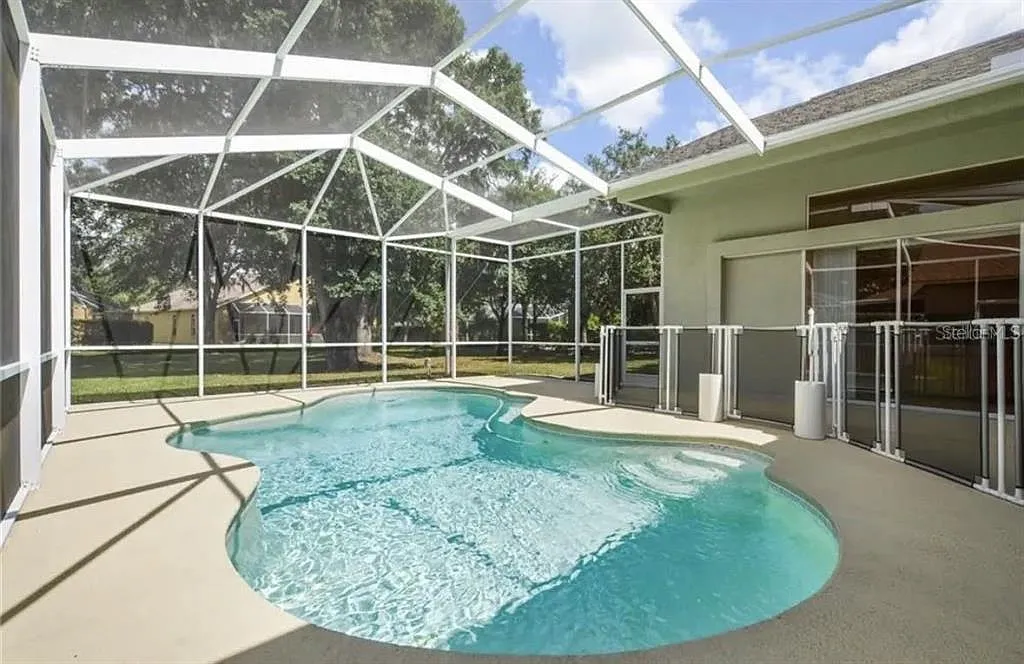 4 bed, 3.0 bath, 2843 sqft, $4,100 — Photo 2