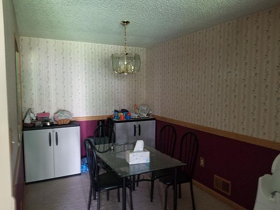 5th image of 16 Rickard Ct