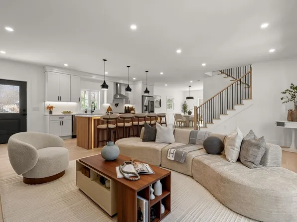 7 Nelson Rd, Burlington, MA 01803