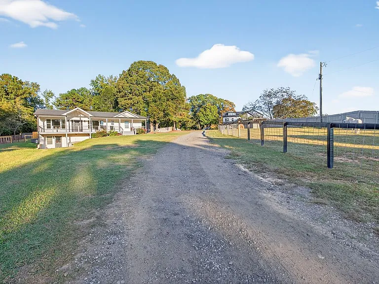 1324 Ace McMillian Rd — Photo 47