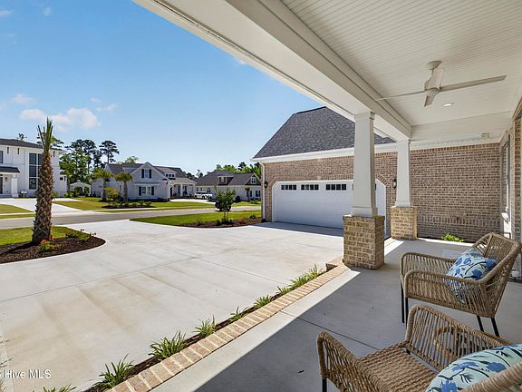 4th image of 2556 E Timber Crest Drive NE