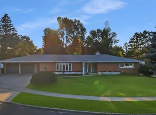 1822 8th St SW, Minot, ND 58701