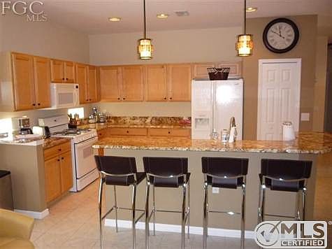 5th image of 10637 Avila Cir