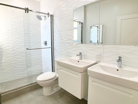 3rd image of 1601 Beach St #305