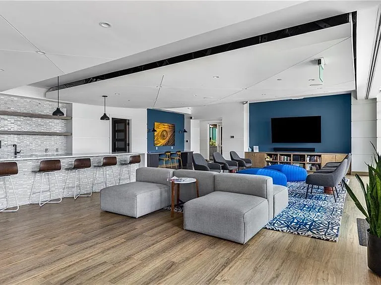 923 Peachtree St NE #924 — Photo 59