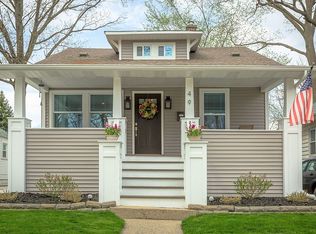 49 Kensington Blvd, Pleasant Ridge, MI 48069