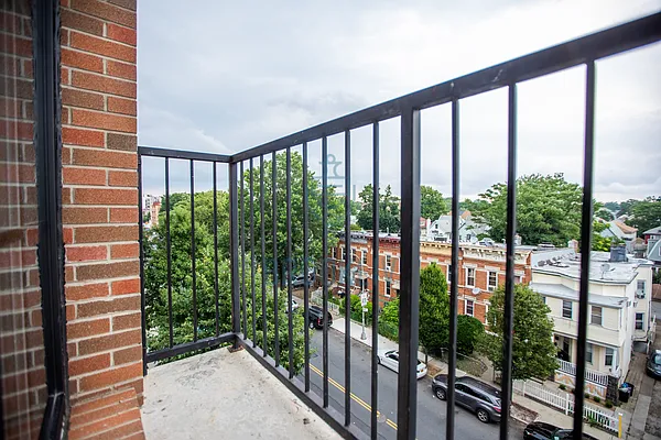 Rented by Keren Capital Group, LLC | media 72