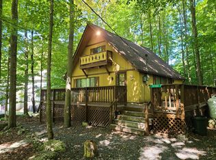 2122 Lehigh Dr, Pocono Lake, PA 18347