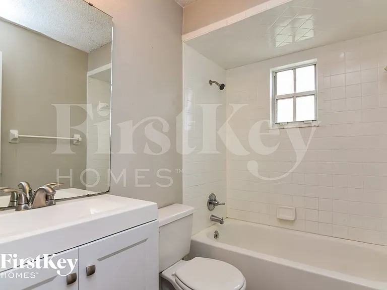 1719 Sandalwood Cir SW — Photo 13