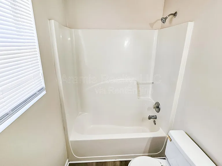 263 Marsh Glen Dr — Photo 12