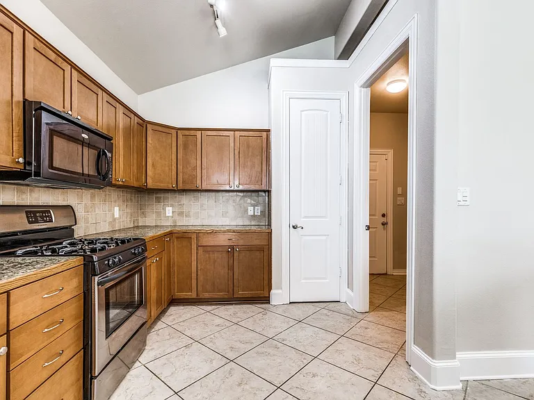 Kara Lynn Place Luxury Homes- ASK ABOUT OUR SPRING MOVE-IN SPECIAL TODAY! — Photo 92