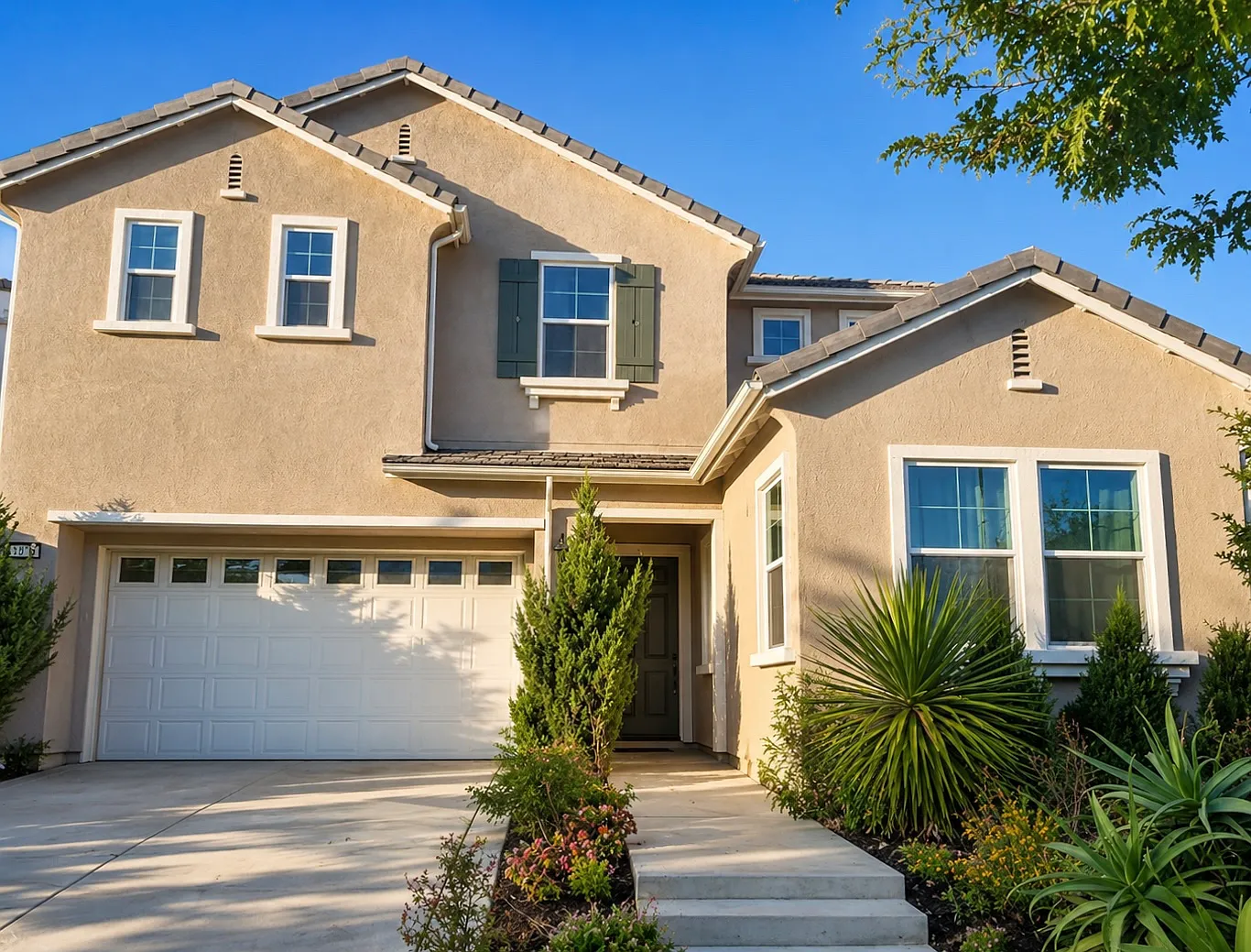 4 bed, 2672 sqft, $4,100 — Photo 1