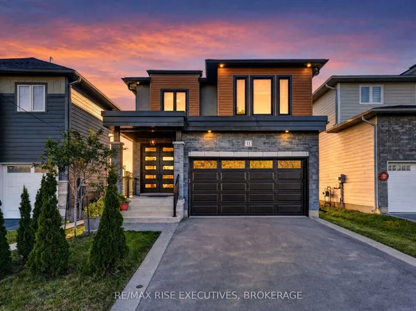 14 Park Cres, Loyalist, ON K7N 0C2
