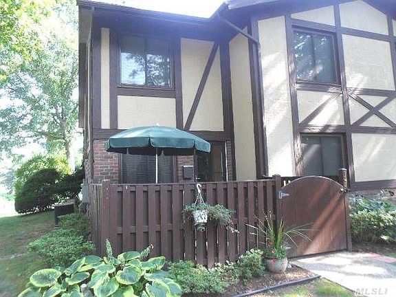 2nd image of 124 Glen Hollow Dr