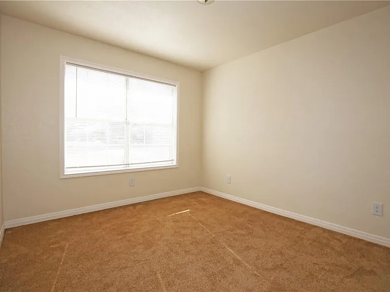 2308 Sycamore Trl — Photo 18
