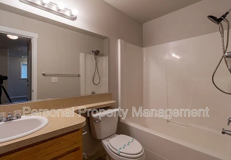 5010 NE 29th Ave — Photo 15