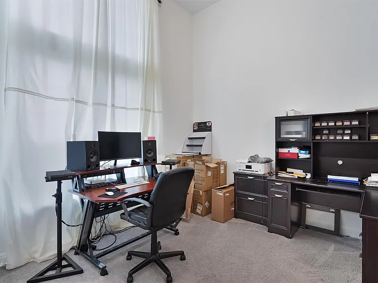504 Pulitzer Dr — Photo 25