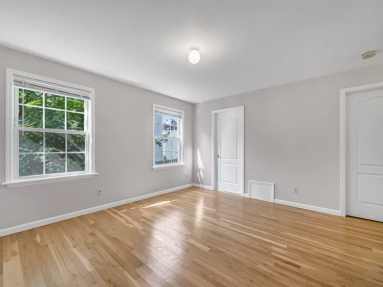 3 Montrose Ave #2 — Photo 12
