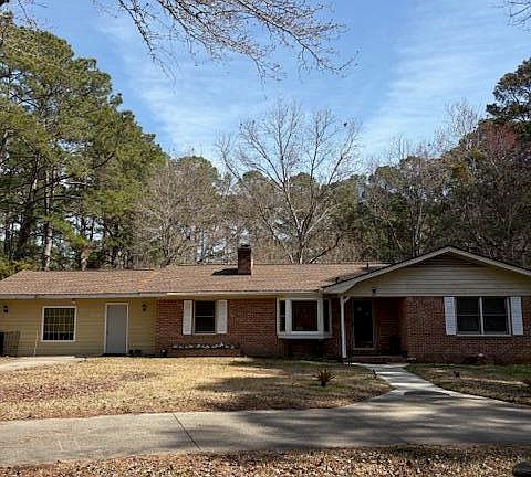 3rd image of 195 Persimmon Road SW