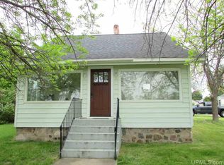 9 8th St, Lanse, MI 49946