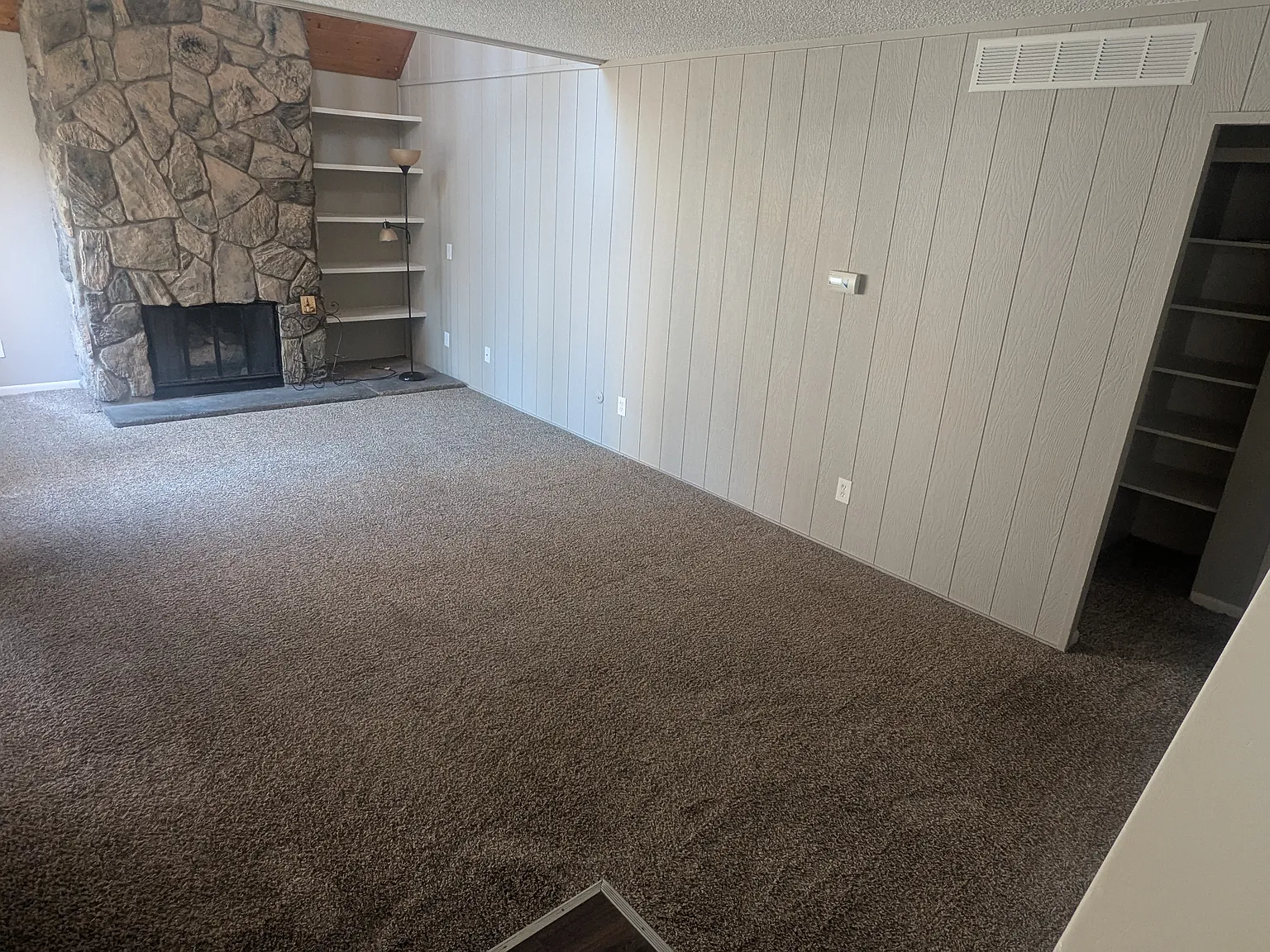 2 bed, 1091 sqft, $1,950 — Photo 2